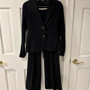 Theory Black Suit size 2